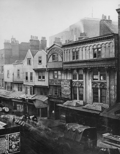 Aldgate door Henry Dixon